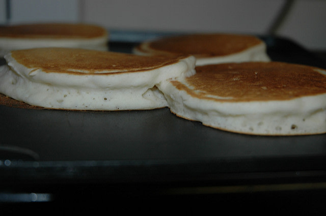 Ilustrasi pancake tebal (Foto: flickr/ Jason Arneson)
