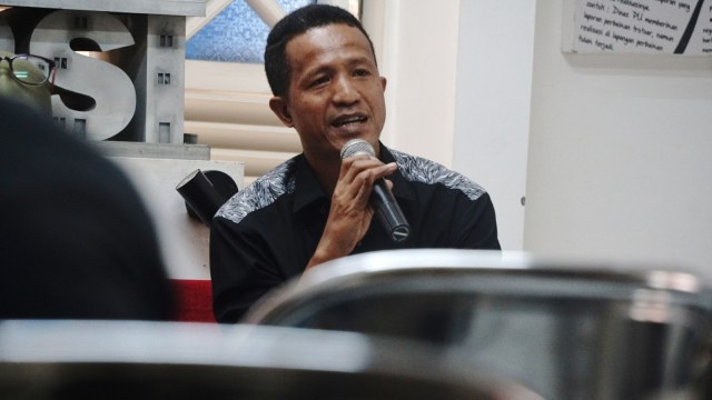 Lucius Karus di kantor Indonesia Corruption Watch, Jakarta Selatan. (Foto: Irfan Adi Saputra/kumparan)