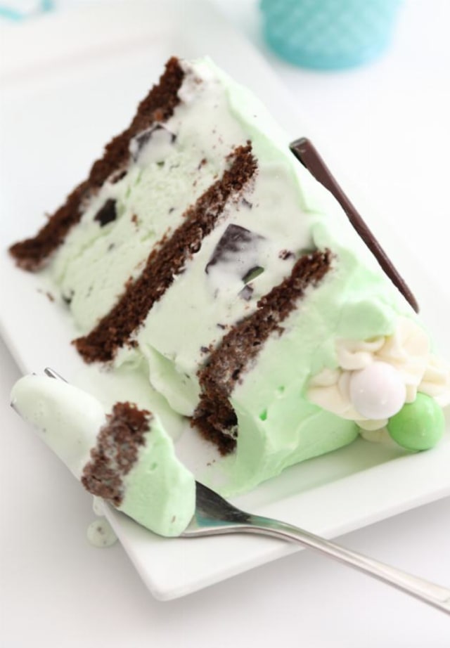 Ilustrasi Ice Cream Cake (Foto: Marian Weyo/Shutterstock)