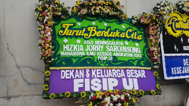 karangan bunga untuk korban Lion Air JT-610 Hizkia Jorry/ (Foto: Efira Tamara Thenu/kumparan)