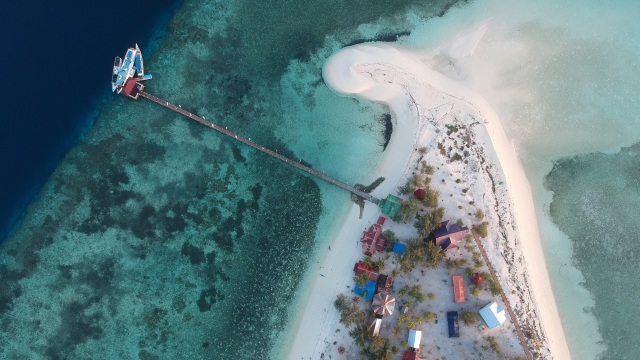 Pulau Tinabo (Foto: Cornelius Bintang/kumparan)