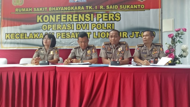 Wakarumkit RS Polri berikan pernyataan soal update proses identifikasi korban Lion Air. (Foto: Nabilla Fatiara/kumparan)