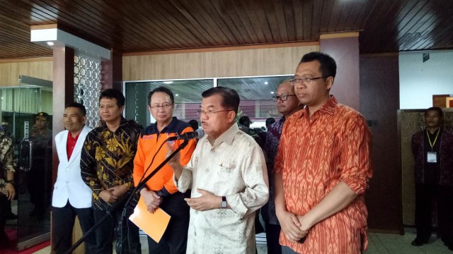 Wapres JK usai Pimpin Rakor Rehabilitasi dan Rekonstruksi Gempa Lombok. (Foto: Kevin Kurnianto/kumparan)