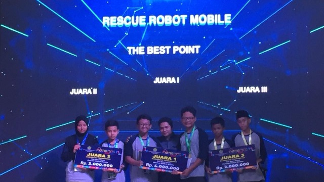 Para juara di kompetisi robot Kemenag. (Foto: Nesia Qurrota A/kumparan)