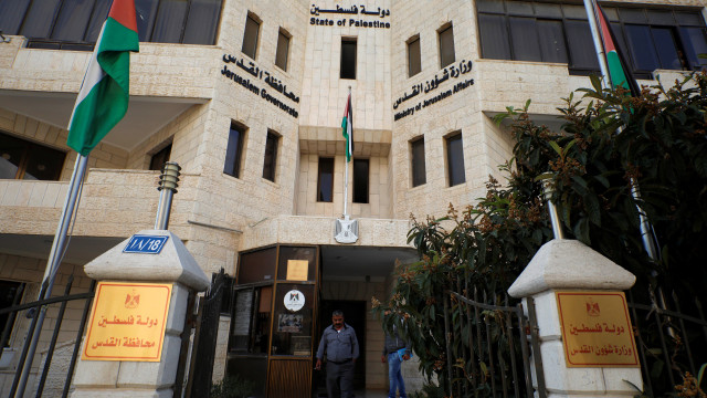 Kantor Gubernur Palestina diserang pasukan Israel. (Foto: dok. REUTERS)