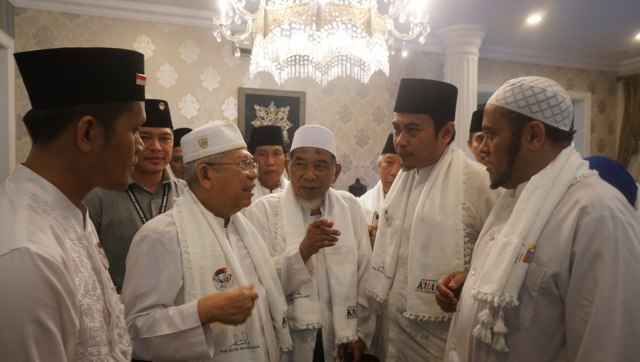 Pertemuan K.H. Ma'ruf Amin dengan Ulama se-Jakarta Timur di Jalan Situbondo, Jakarta. (Foto:  Nugroho Sejati/kumparan)