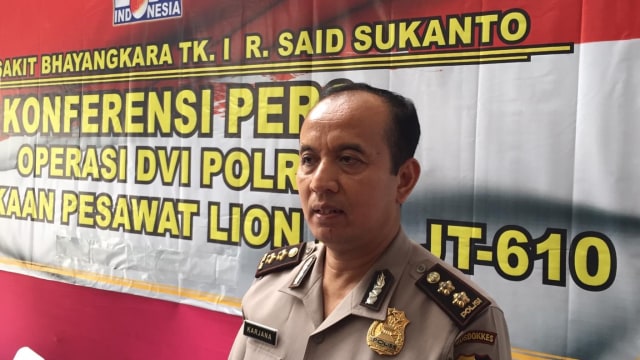 PJ Pelaksana Terapi Oksigen Hiperbarik RS Polri, AKBP Karjana gelar konfrensi pres di RS. Polri. (Foto: Lutfan Darmawan/kumparan)