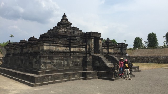 Suasana Candi Sambisari di Sleman, Senin (5/11). Foto: Arfiansyah Panji Purnandaru/kumparan