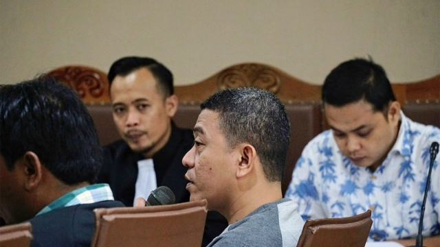 Ahmad Ghiast (kanan) diperiksa sebagai saksi di Pengadilan Tipikor, Jakarta, Senin (5/11). (Foto: Nugroho Sejati/kumparan)