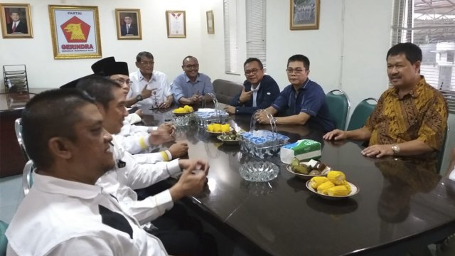 Pertemuan DPD Gerindra dan DPW PKS di DPD Gerindra, Senin (5/11). (Foto: Paulina Herasmaranindar/kumparan)