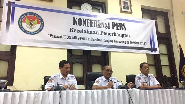 Konferensi Pers KNKT terkait kecelakaan Pesawat Lion Air. (Foto: Darin Atiandina/kumparan)