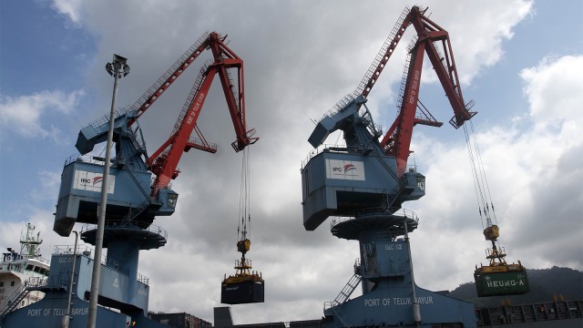 Ilustrasi crane. Foto: ANTARA FOTO/Muhammad Arif Pribadi