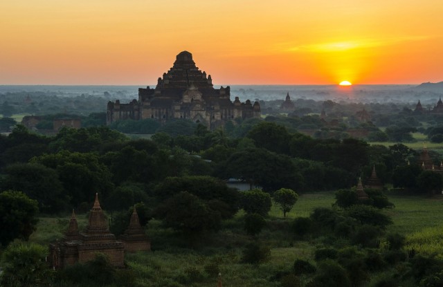 Sunset di Bagan, Myanmar (Foto: Flickr/Guillén Pérez)
