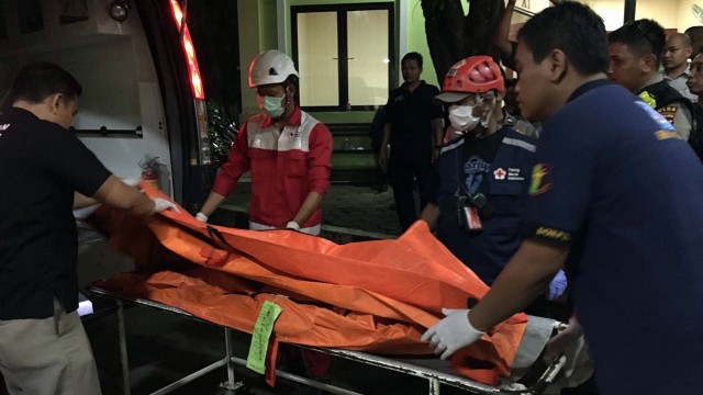 Kantung jenazah korban Lion Air JT-610 mulai berdatangan ke RS Polri.  (Foto: Lutfan Darmawan/kumparan)