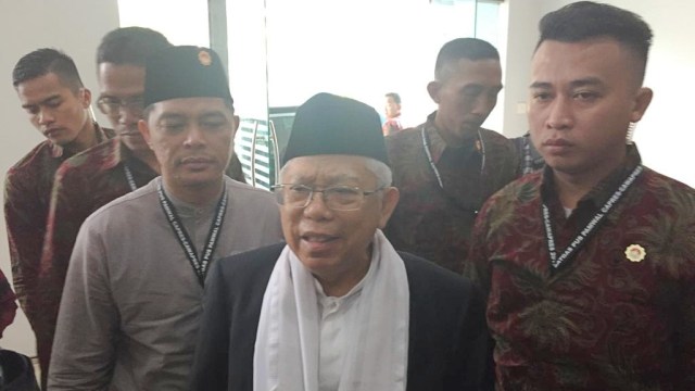 Ma'ruf Amin tiba di Kantor MUI, Jalan Proklamasi, Jakarta Pusat. (Foto: Rafyq Panjaitan/kumparan)