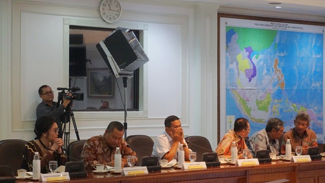 Suasana ratas lanjutan pembahasan penyediaan rumah bagi ASN, TNI, dan Polri di kantor Presiden, Rabu (7/11/2018). Foto: Yudhistira Amran Saleh/kumparan