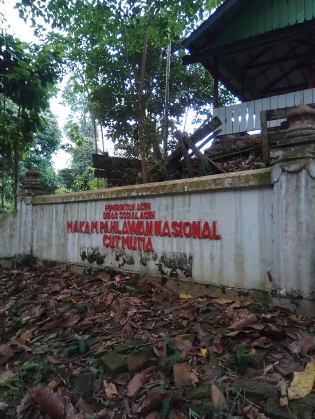 Kondisi makam pahlawan nasional Cut Nyak Meutia yang berada kawasan pelosok hutan Aceh Utara. (Foto: Dok. Istimewa)