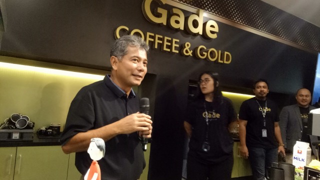 Direktur Utama Pegadaian, Sunarso membuka The Gade Gold and Coffee.
 (Foto: Resya Firmansyah/kumparan)