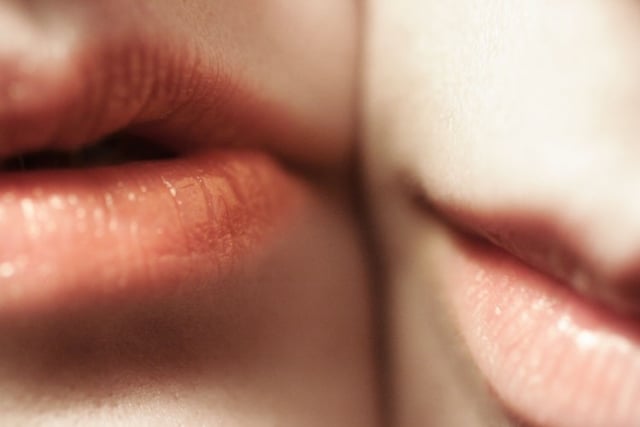 Ini Rekomendasi 7 Lip Scrub yang Akan Bikin Bibir Kalian Sehat