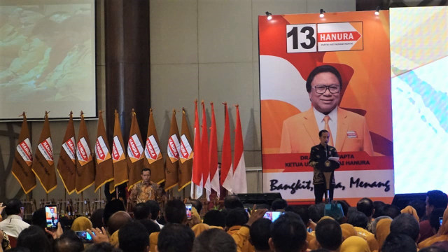 Jokowi memberikan sambutan pembekalan caleg Hanura di Hotel Discovery Ancol,  Jakarta Utara. (Foto: Yudhistira Amran Saleh/kumparan)