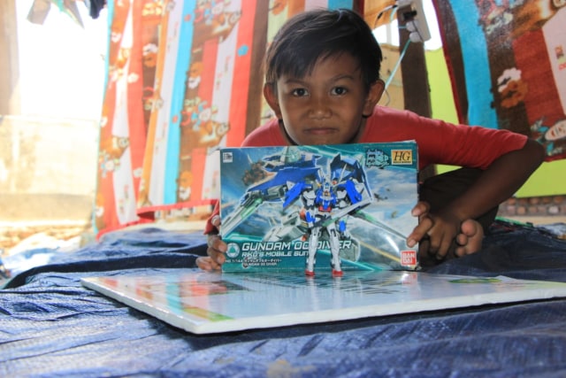 Mengajarkan Saling Bekerjasama Dengan Rakitan Gundam Plastic
