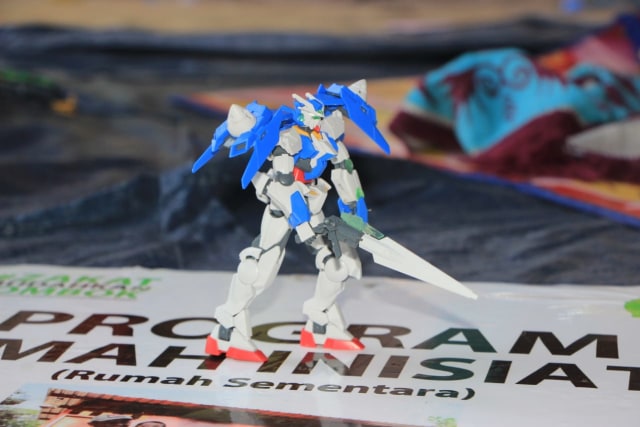 Mengajarkan Saling Bekerjasama Dengan Rakitan Gundam Plastic (2)