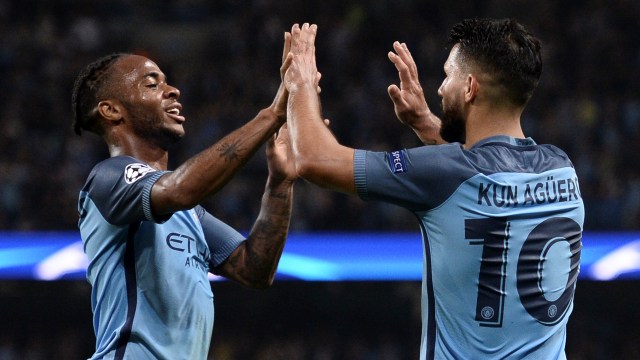 Raheem Sterling dan Sergio Aguero, duo jagoan Manchester City musim 2018/19. (Foto: OLI SCARFF / AFP)