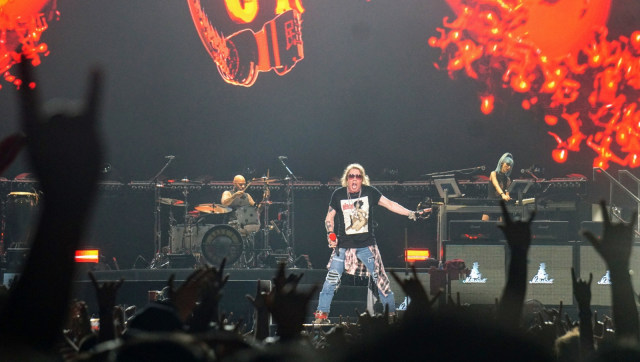 Konser Guns N Roses di Stadion Utama Gelora Bung Karno, Jakarta, Kamis (8/11). (Foto: Nugroho Sejati/kumparan)