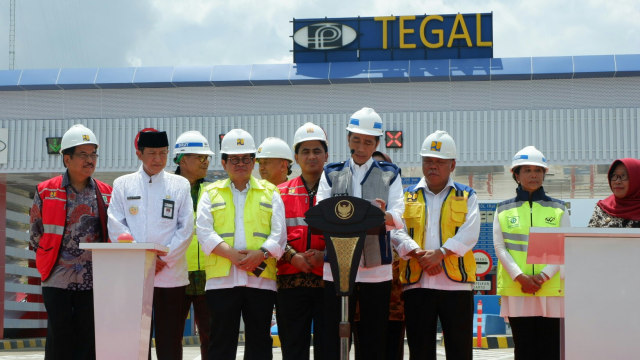 Presiden Joko Widodo meresmikan Tol Pejagan-Pemalang dan Pemalang-Batang. (Foto: Resya Firmansyah/kumparan)