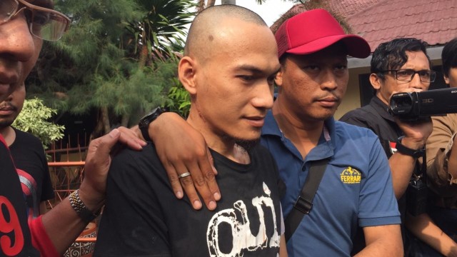 Pelaku Penyerangan Polsek Penjaringan Dipindah ke Polres Metro Jakarta Utara. (Foto: Darin Atiandina/kumparan)