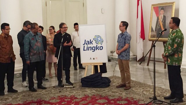 Pemenang desain logo Jak Lingko mendapatkan uang tunai Rp 100 juta. (Foto: Mirsan/kumparan)