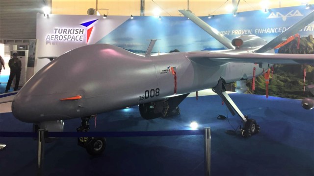 Drone canggih Turki ANKA dipamerkan di Indo Defence 2018 Ekspo & Forum di Jakarta Expo Internasional Kemayoran.
 (Foto: Nurul Nur Azizah/kumparan)