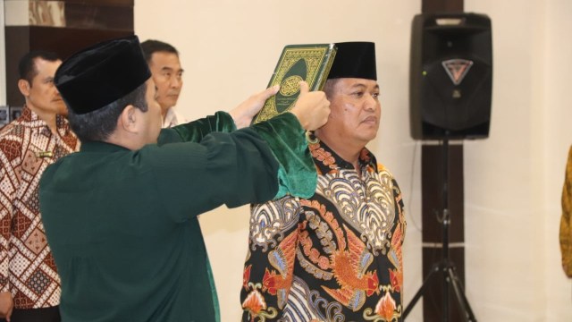 Pelantikan Achmad Taufiqoerrochman sebagai Kabakamla oleh Menkopolhukam Wiranto (Foto: Dok. Humas Bakamla)