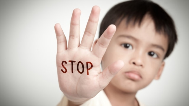Ajarkan anak untuk tidak tinggal diam dan berani mempertahankan kebenaran Foto: Shutterstock