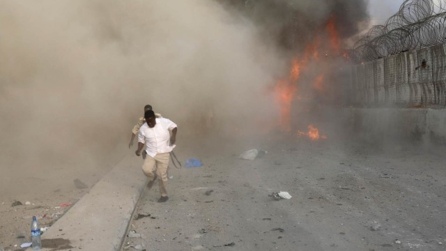 Bom bunuh diri di Somalia. Foto: REUTERS/Feisal Omar 