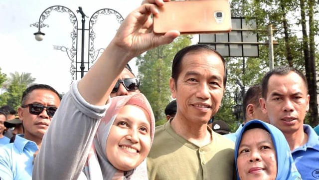 Jokowi di Pasar Cihaurgeulis, Bandung, Jawa Barat. (Foto: Dok. Biro Pers Setpres)