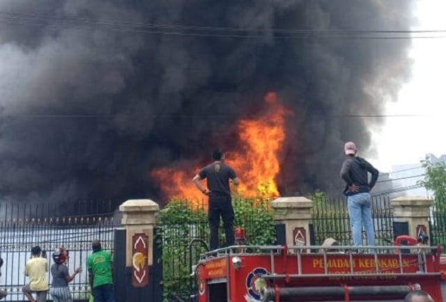 Gedung Sasana Krida di Kantor Gubernur Papua Ludes Terbakar