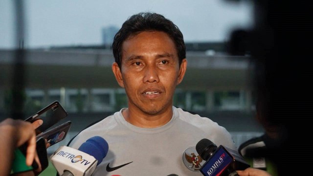 Pelatih Timnas Indonesia, Bima Sakti. (Foto: Iqbal Firdaus/kumparan)