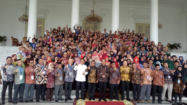 Presiden Jokowi temui Milenial Peserta Kongres Pemuda di Istana Bogor, Senin (12/11/2018). (Foto: Jihad Akbar/kumparan)