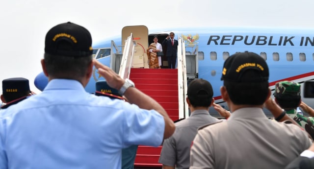 Presiden Jokowi dan Ibu Iriana bertolak ke Singapura hadiri KTT ASEAN. Foto: Dok. Biro Pers Setpres
