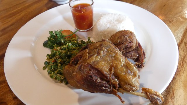 Bebek di Bukit Jimbaran (Foto: Kartika Pamujiningtyas/kumparan)