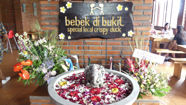 Bebek di Bukit Jimbaran (Foto: Kartika Pamujiningtyas/kumparan)