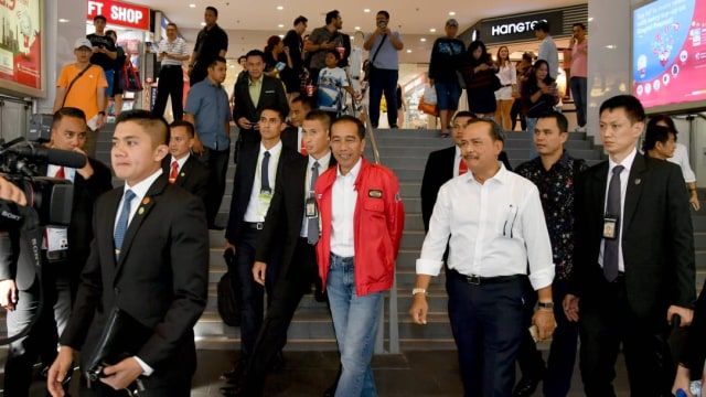 Jokowi mengunjungi Lucky Plaza Singapura. (Foto: Dok. Biro Pers Setpres)