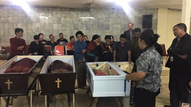 Suasana di Gereja Oikumene Cipayung, tempat keluarga korban Pembunuhan Pondok Gede disemayamkan sementara. (Foto: Reki Febrian/kumparan)