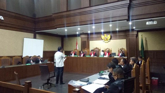 Sidang terdakwa pengacara Lucas di Pengadilan Tipikor, Jakarta, Rabu (14/11/2018). (Foto: Adhim Mugni Mubaroq/kumparan)