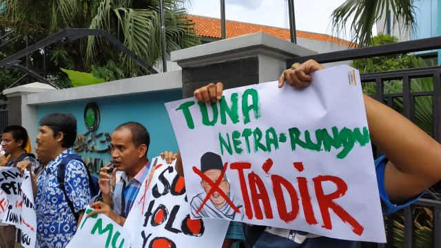 Persatuan Aksi Sosial Tuna Netra Indonesia atau Pasti melakukan unjuk rasa menuntut Ma'ruf Amin meminta maaf di depan Gedung MUI, Menteng, Jakarta Pusat. (Foto: Maulana Ramadhan/kumparan)