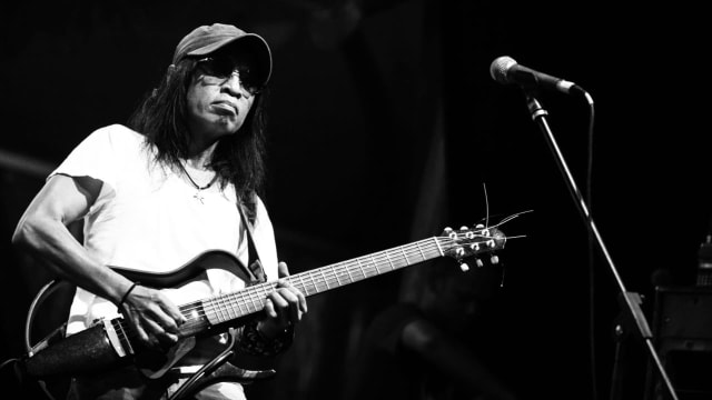 Tony Q Rastafara Turut Beraksi dalam Konser Kemanusiaan Untuk Palu di Bandung (1)