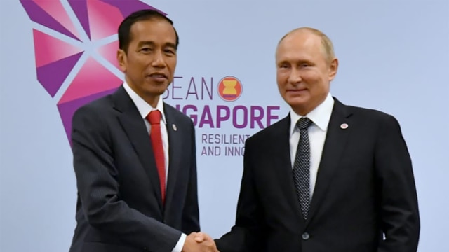 Pertemuan Bilateral Jokowi dan Vladimir Putin di Singapura. Foto: Dok. Biro Pers Setpres