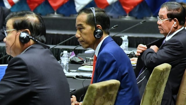 Presiden Joko Widodo (tengah) hadiri KTT ke-6 ASEAN - Amerika Serikat di Singapura (Foto: Dok. Biro Pers Setpres)