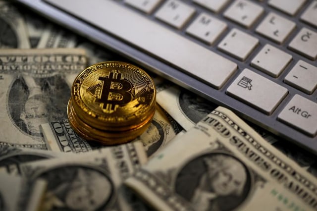 Bitcoin Jatuh ke Titik Terendah Dalam Setahun Terakhir